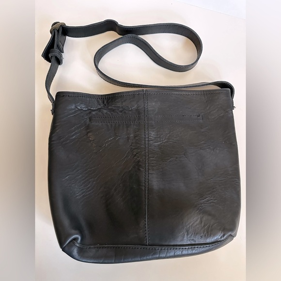 Duluth Trading Co Lifetime Pebbled Leather Crossbody - Picture 2 of 4
